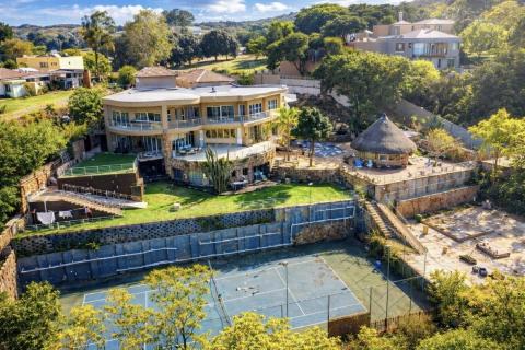 ON SHOW IN NORTHCLIFF